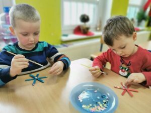 Dekorujemy naszą choinkę- "Motylki"