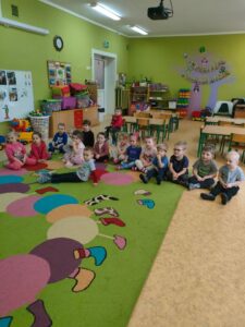 Teatrzyk "Czerwony Kapturek"-"Sówki"