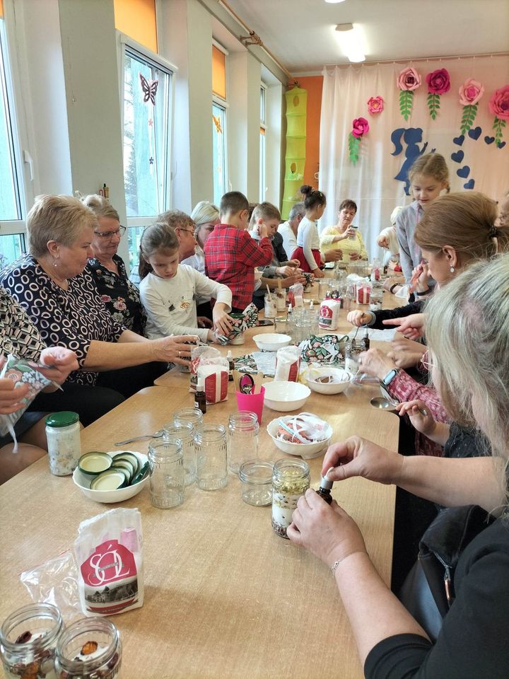 Warsztaty dla Babci i Dziadka w grupie "Minionki"