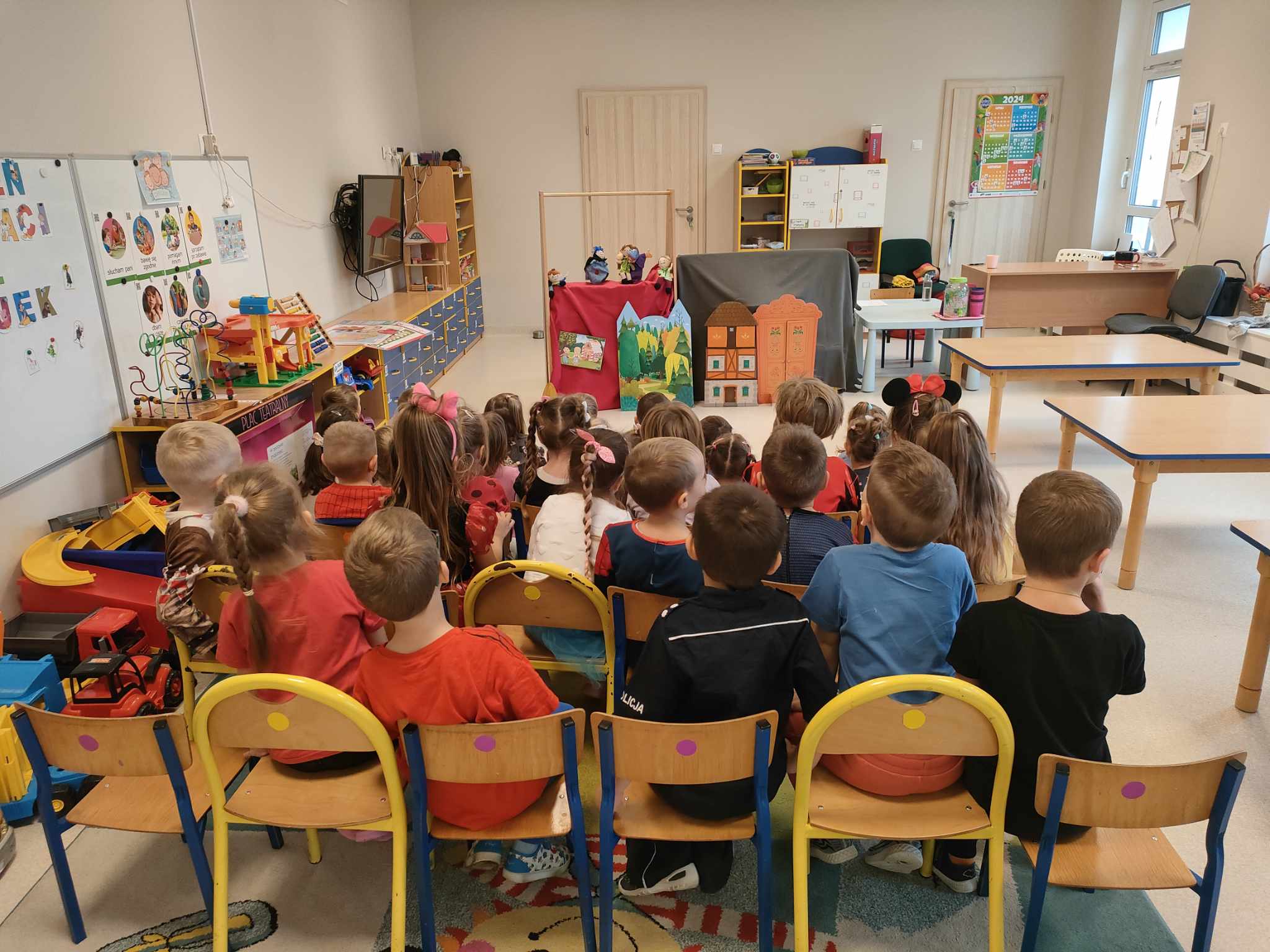  "Dzień Postaci z Bajek"-"Sówki"i "Biedronki"