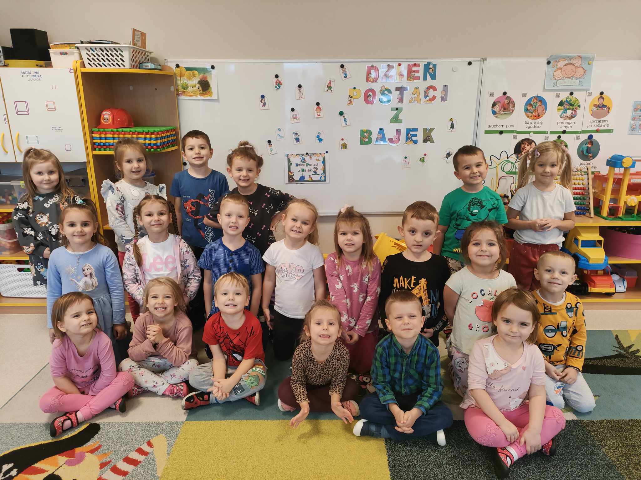 "Dzień Postaci z Bajek"-"Sówki"i "Biedronki"