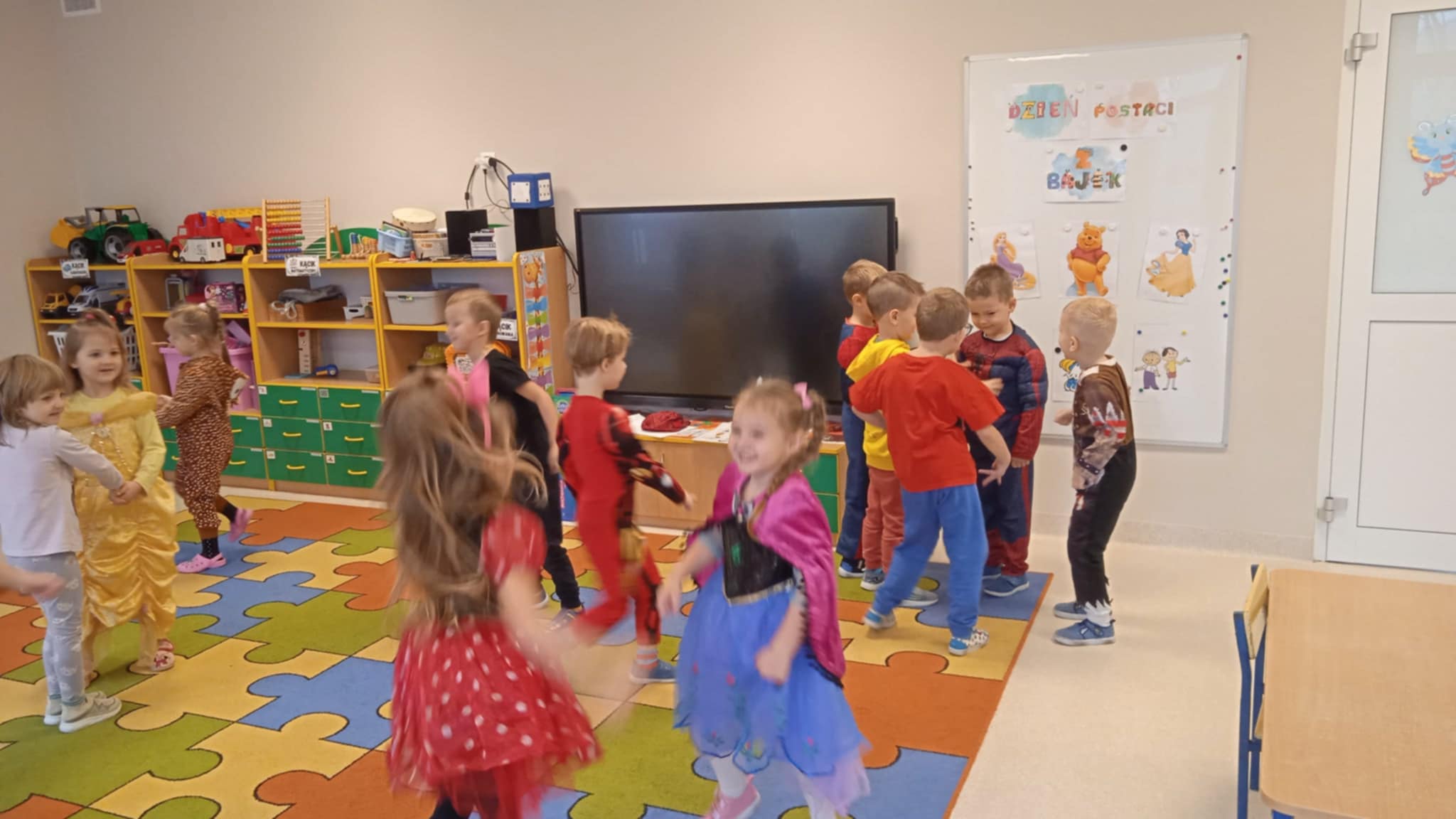  "Dzień Postaci z Bajek"-"Sówki"i "Biedronki"