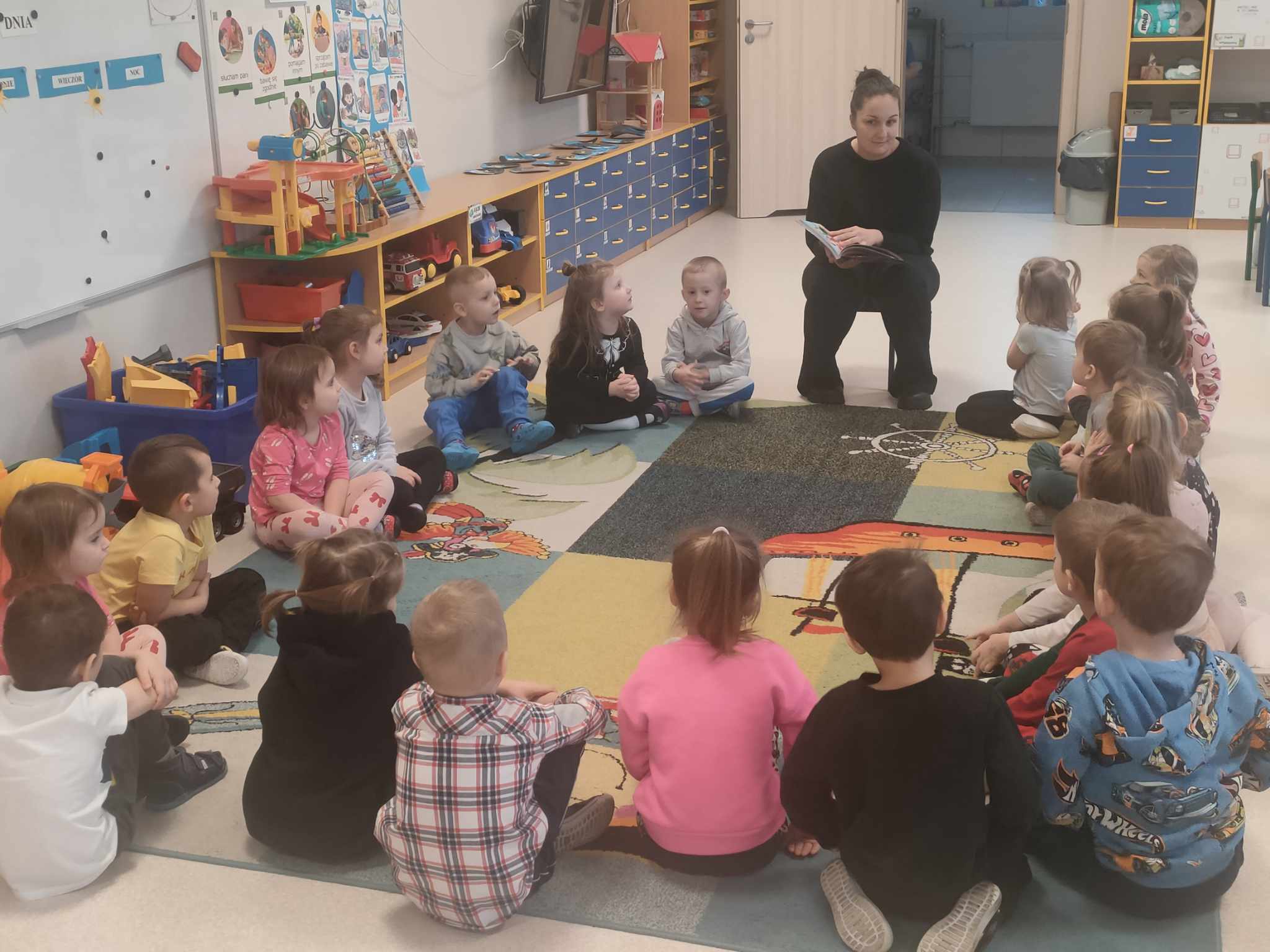 "Klub Czytających Rodziców" mama Sylwestra, Basi i Mai