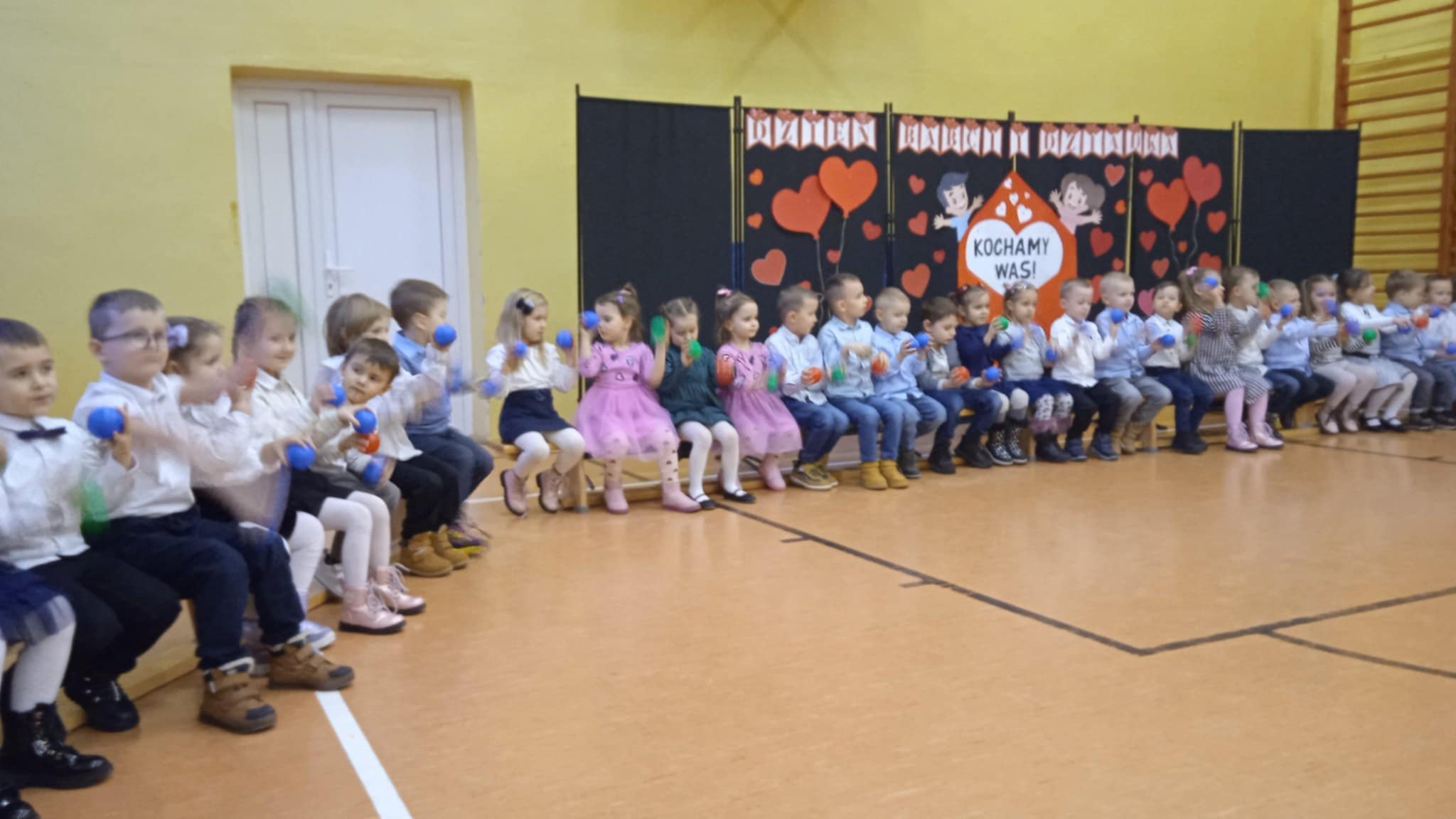 Dzień "Babci i Dziadka"- "Biedronki" i "Motylki"