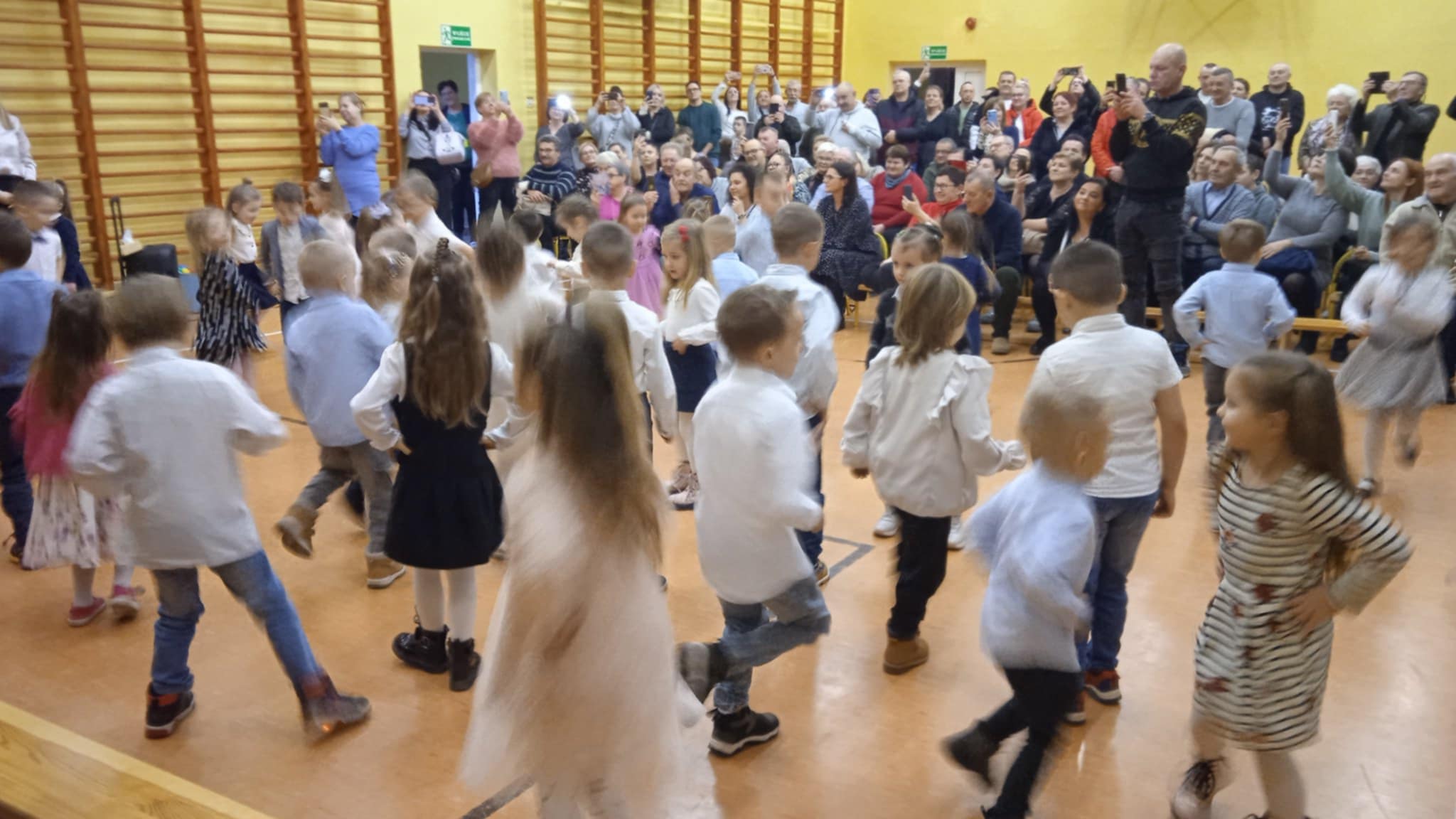 Dzień "Babci i Dziadka"- "Biedronki" i "Motylki"
