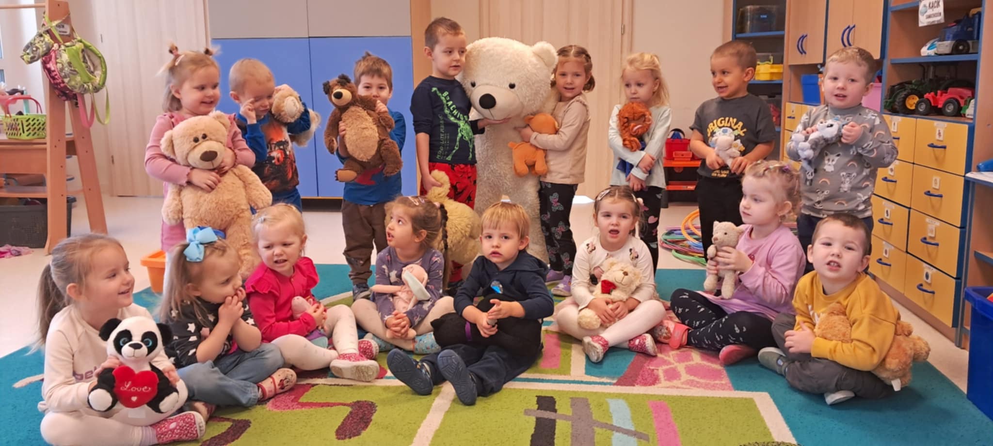 "Dzień Pluszowego Misia"- "Delfinki"