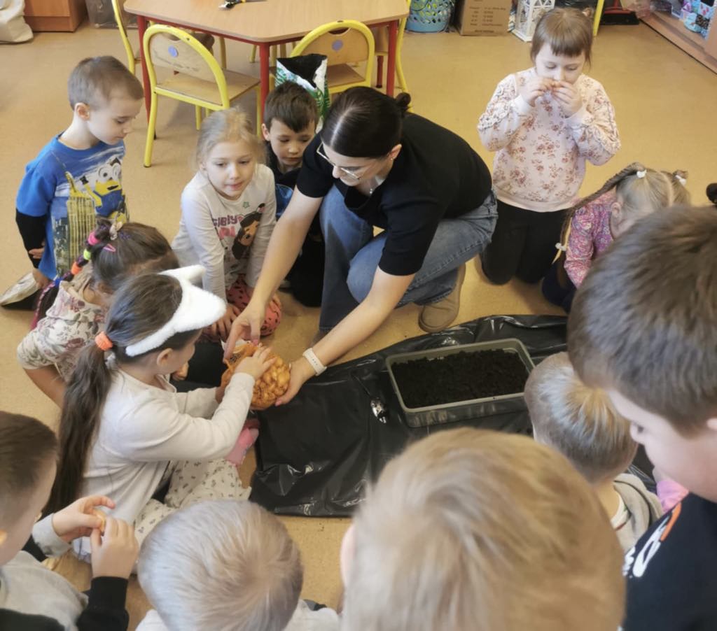  "Mali ogrodnicy"- "Biedronki" i "Żabki"