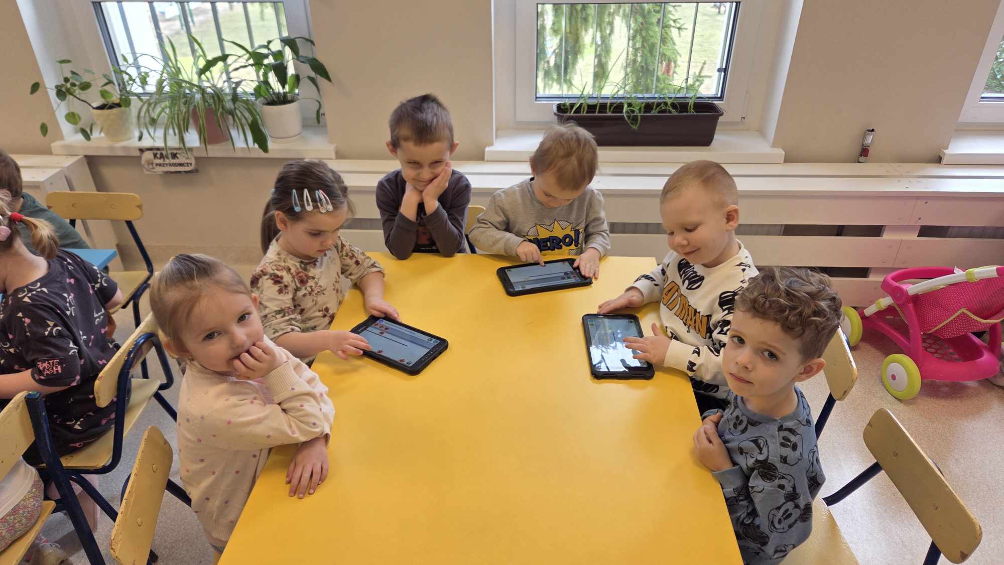 "Delfinki" pracują na tabletach