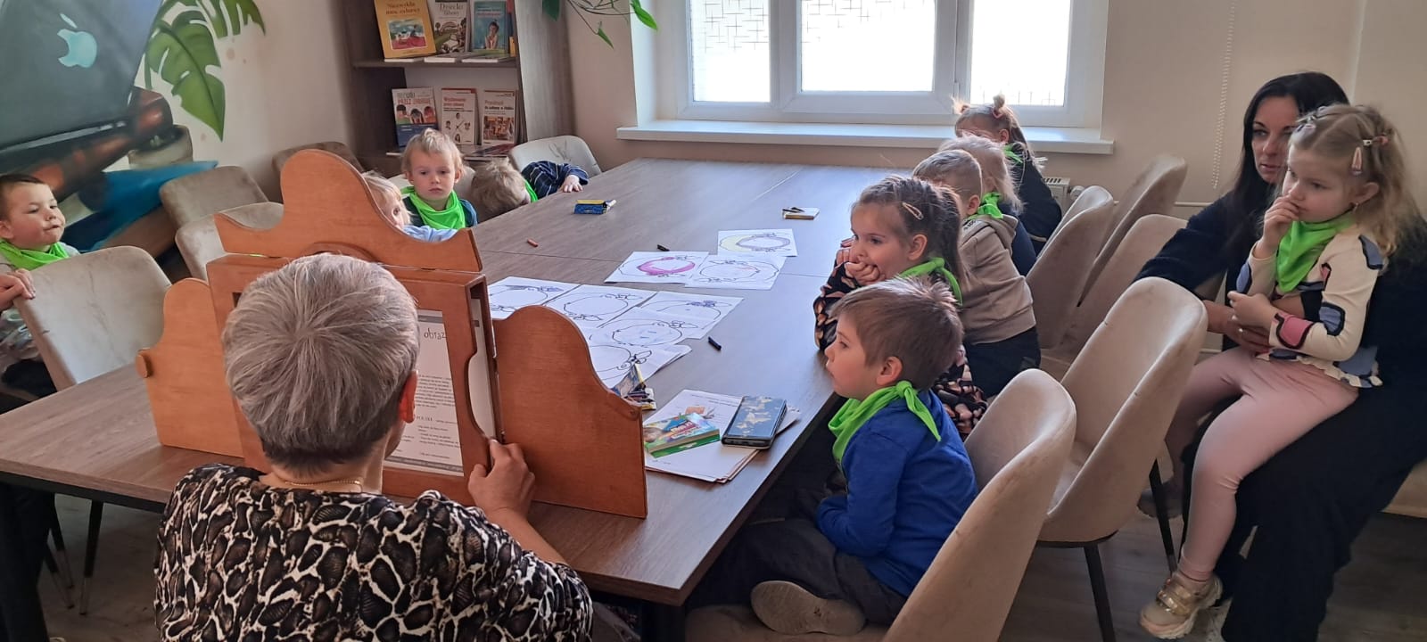 Teatrzyk kamishibai - "Delfinki"