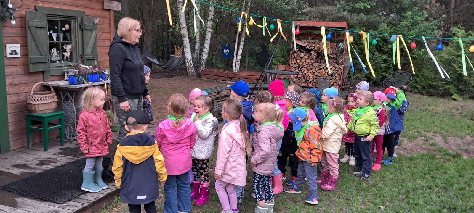 Warsztaty leśne "U Jasia i Małgosi" - "Delfinki" na wycieczce w Straduniu