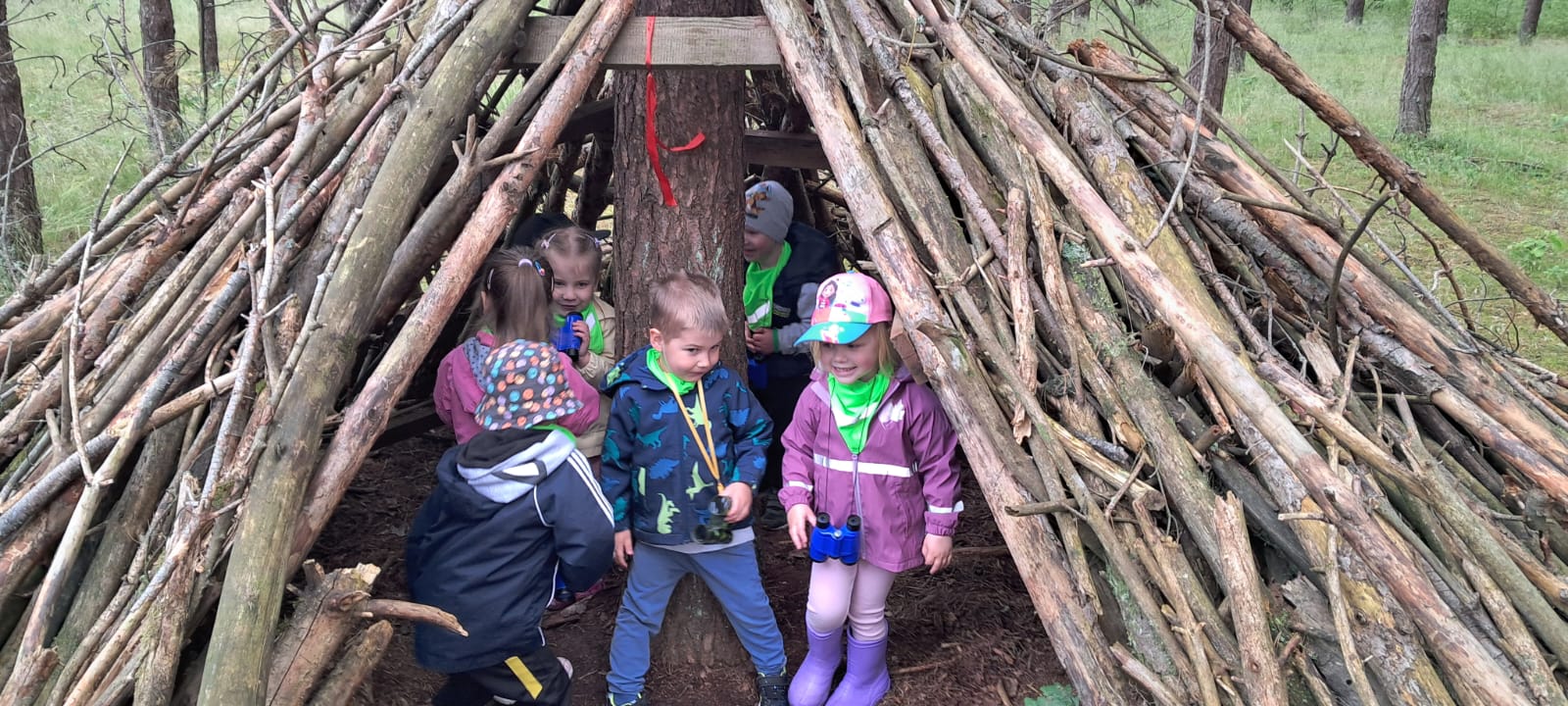 Warsztaty leśne "U Jasia i Małgosi" - "Delfinki" na wycieczce w Straduniu