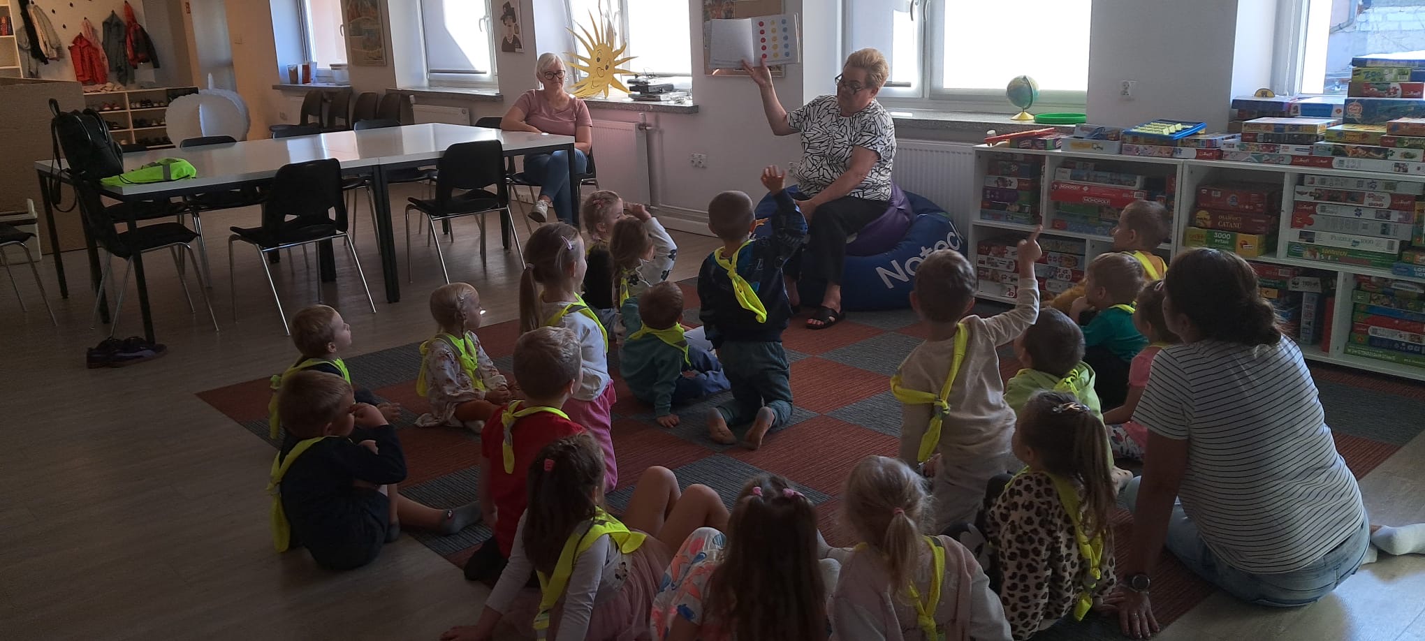 „Biedronki” w bibliotece