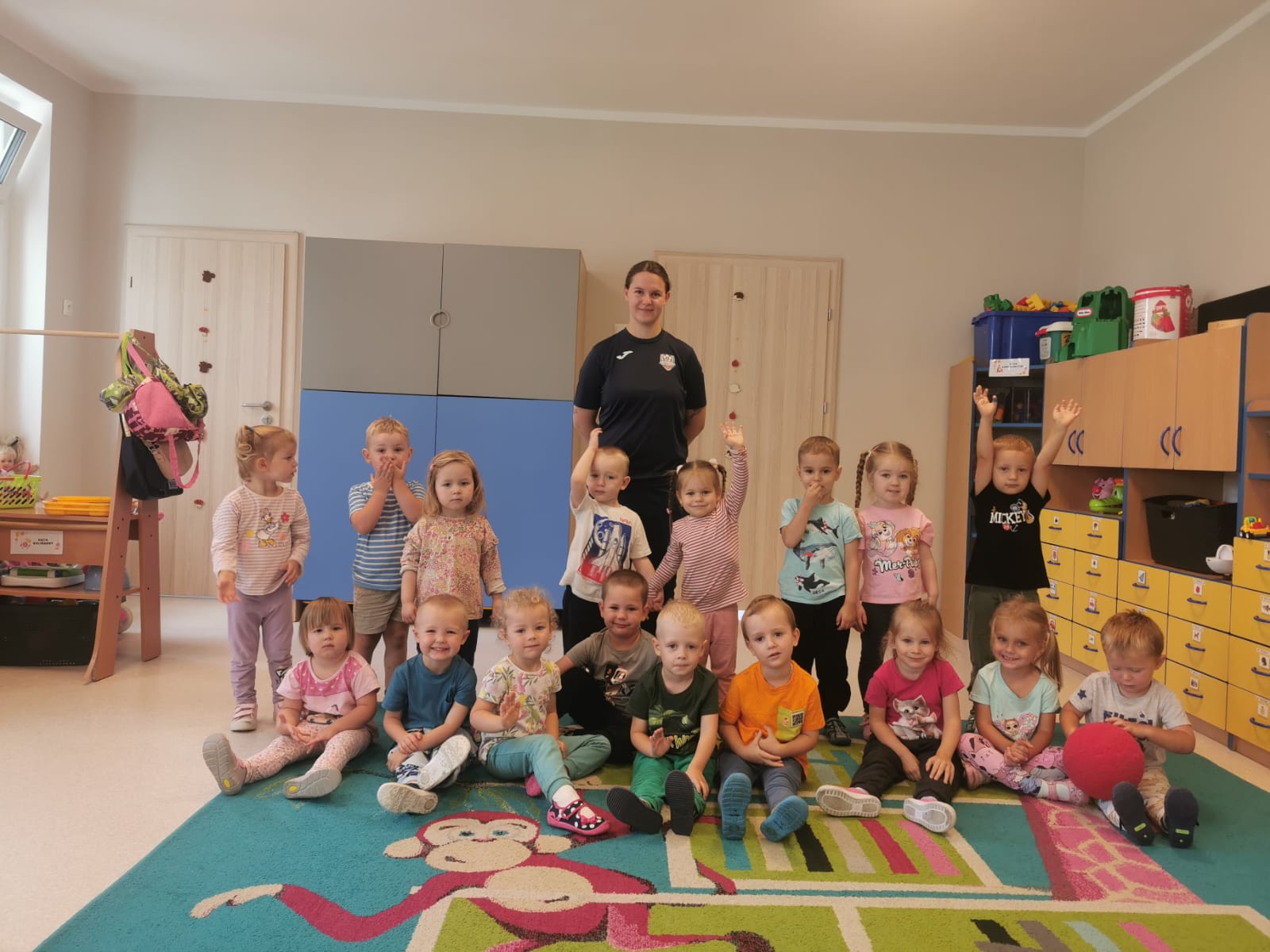 Zajęcia sportowe z APR Lampart w grupie „Delfinki”