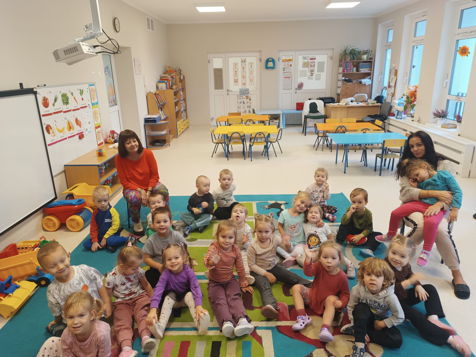 Teatrzyk "Na straganie" - Delfinki