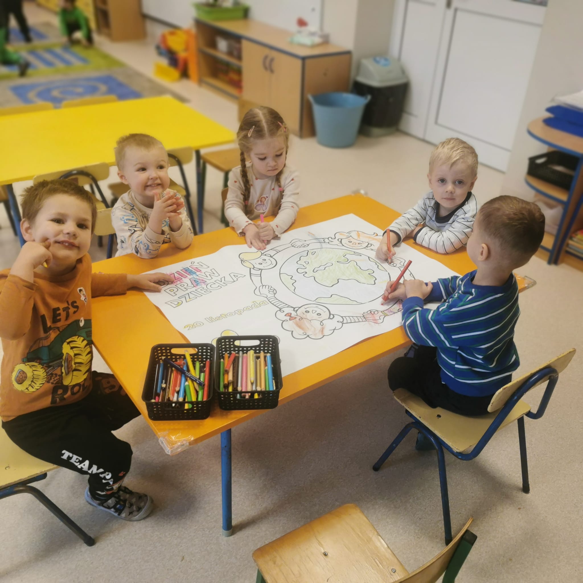 Dzień Praw Dziecka -"Delfinki"