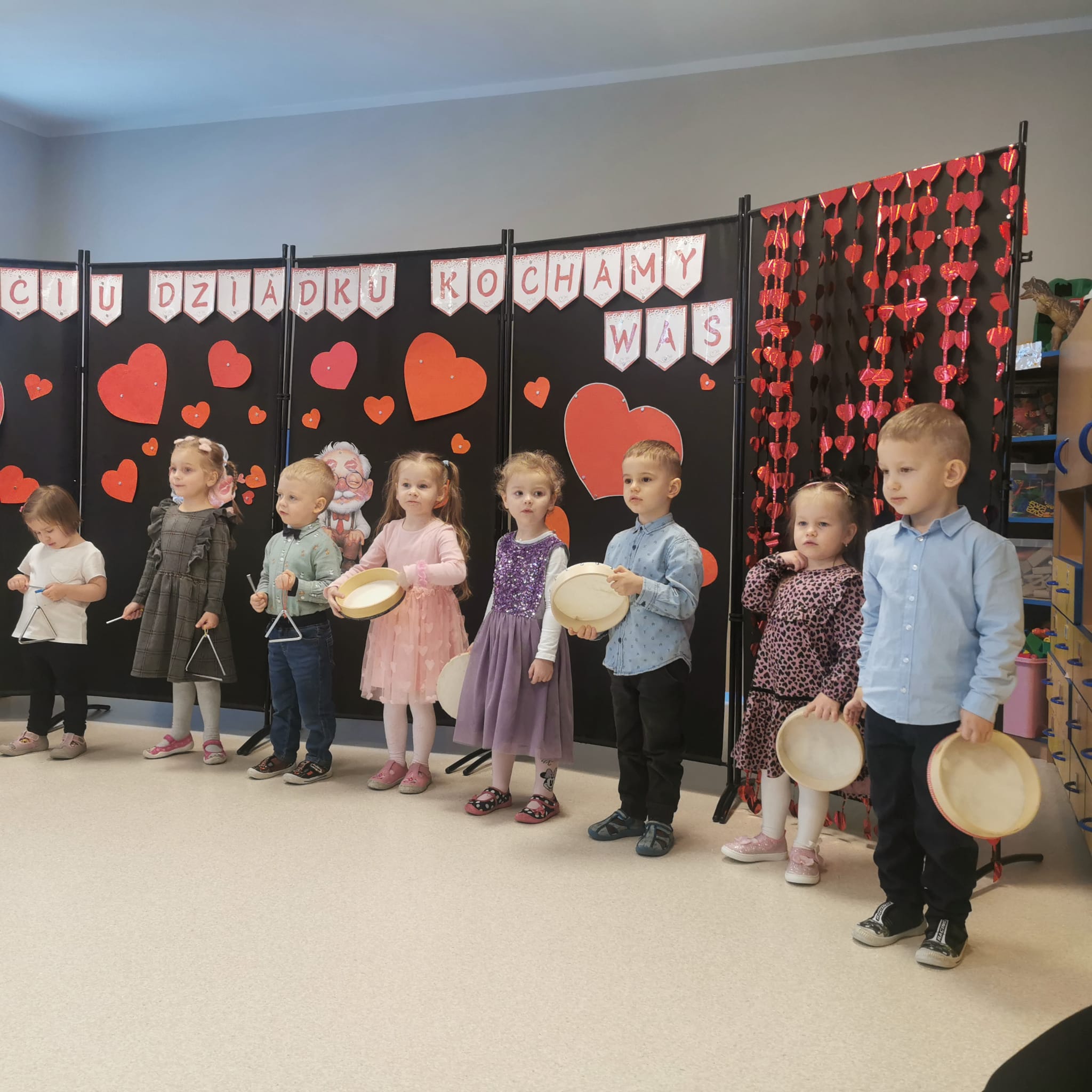 Dzień Babci i Dziadka- "Delfinki"