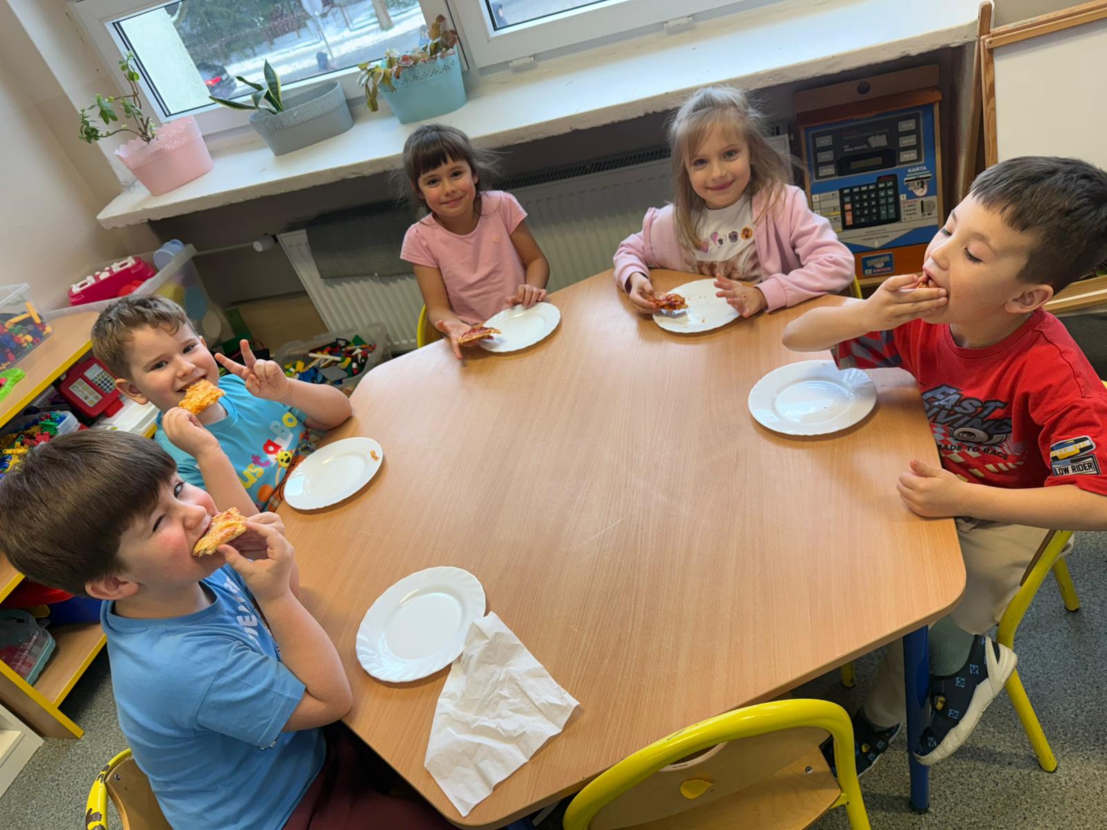 Dzień Pizzy -"Minionki"