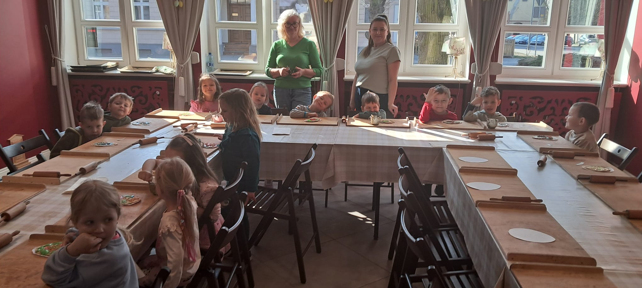 Warsztaty muzealne- mazurek wielkanocny. Biedronki