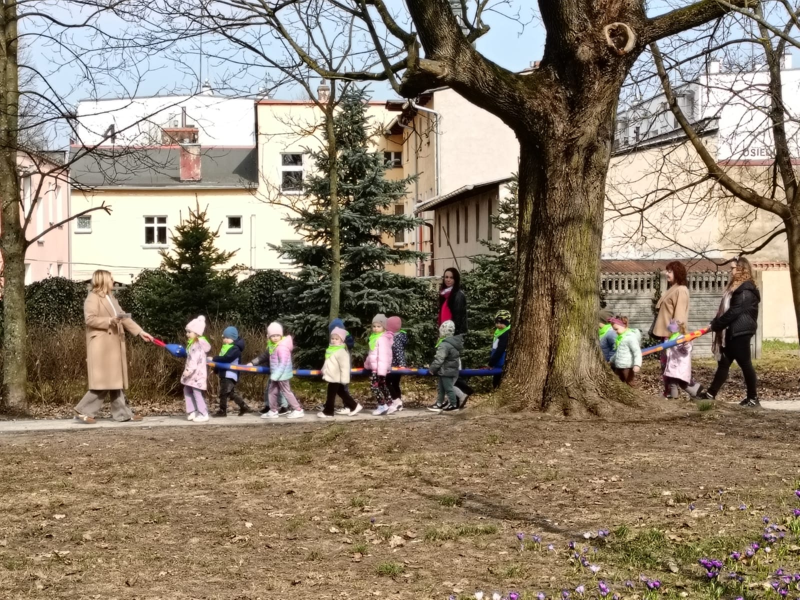 Dzień wiosny - gra terenowa "Tropiciele wiosny"