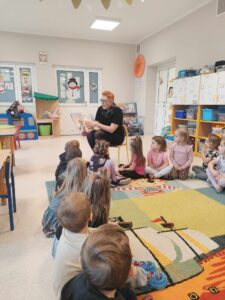 "Klub Czytających Rodziców" mama Sylwestra, Basi i Mai