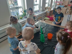 "Mali ogrodnicy"- "Biedronki" i "Żabki"