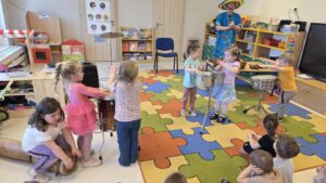 Zajęcia muzyczne z Panem Tomaszem