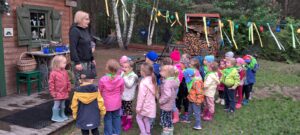 Warsztaty leśne "U Jasia i Małgosi" - "Delfinki" na wycieczce w Straduniu