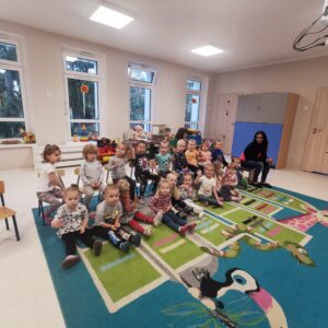 Teatrzyk "Na straganie" - Delfinki