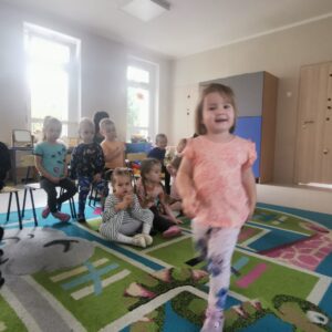 Teatrzyk "Na straganie" - Delfinki